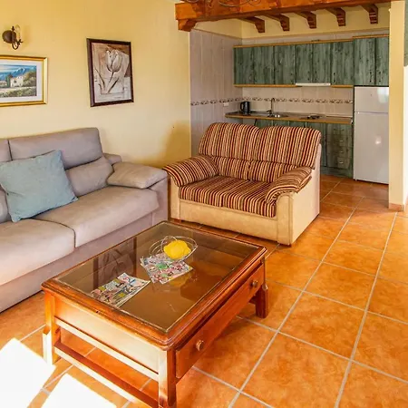 Stunning In With Outdoor Swimming Pool And 4 Bedrooms Holiday home *