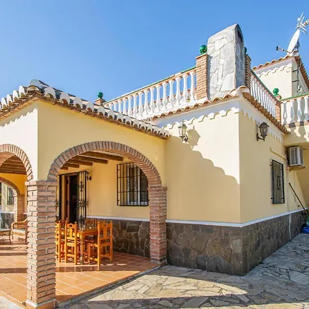 Stunning In With Outdoor Swimming Pool And 4 Bedrooms * Nerja