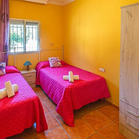 Stunning In With Outdoor Swimming Pool And 4 Bedrooms * Nerja