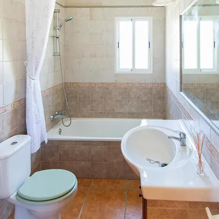 Stunning In With Outdoor Swimming Pool And 4 Bedrooms Nerja