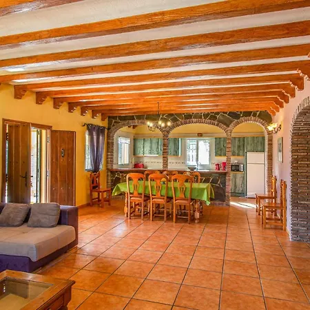 Stunning In With Outdoor Swimming Pool And 4 Bedrooms * Nerja